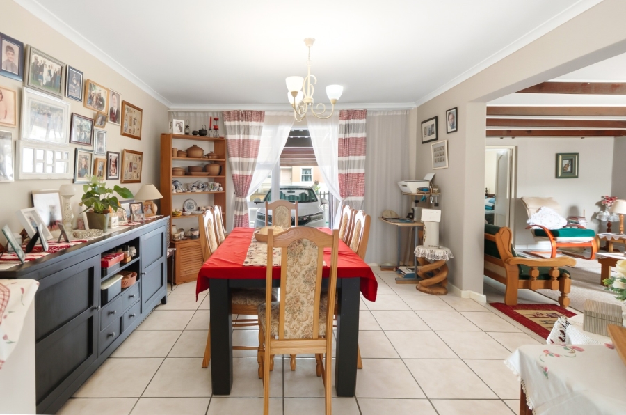 3 Bedroom Property for Sale in Whispering Pines Western Cape